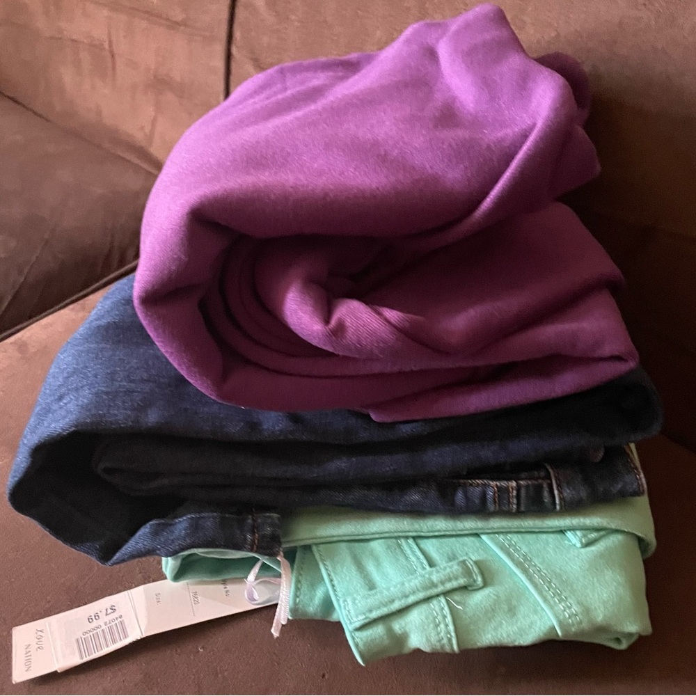 3-Piece Clothing Bundle - Magenta Sweater, Dark Denim, Mint Pants